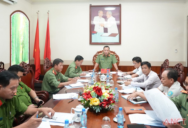 Công an TP Cần Thơ phối hợp Cảng Hàng không quốc tế Cần Thơ họp triển khai diễn tập khẩn nguy hàng không cấp cơ sở năm 2025- Ảnh 1.