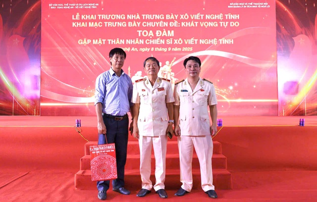Khai trương Nhà trưng bày Xô Viết Nghệ Tĩnh: Khơi dậy khát vọng tự do từ những trang sử vàng.- Ảnh 10. Khai trương Nhà trưng bày Xô Viết Nghệ Tĩnh: Khơi dậy khát vọng tự do từ những trang sử vàng.- Ảnh 10.