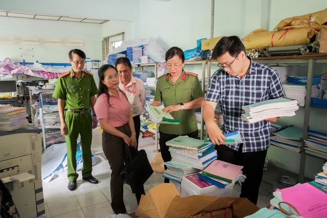 Công an TP Cần Thơ phối hợp liên ngành xử lý vi phạm photocopy trái phép trong lĩnh vực xuất bản- Ảnh 1.