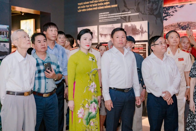 Khai trương Nhà trưng bày Xô Viết Nghệ Tĩnh: Khơi dậy khát vọng tự do từ những trang sử vàng.- Ảnh 8. Khai trương Nhà trưng bày Xô Viết Nghệ Tĩnh: Khơi dậy khát vọng tự do từ những trang sử vàng.- Ảnh 8.