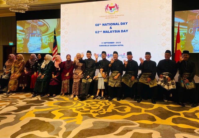 TP. HCM: Sắc màu Malaysia tỏa sáng tại Lễ kỷ niệm Quốc khánh lần thứ 68- Ảnh 1. TP. HCM: Sắc màu Malaysia tỏa sáng tại Lễ kỷ niệm Quốc khánh lần thứ 68- Ảnh 1.