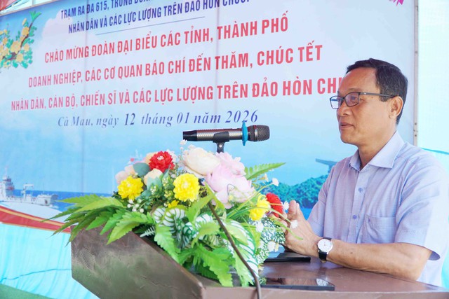 Bộ Tư lệnh Vùng 5 Hải quân: Thăm, chúc Tết cán bộ, chiến sĩ, Nhân dân trên đảo Hòn Chuối- Ảnh 5.
