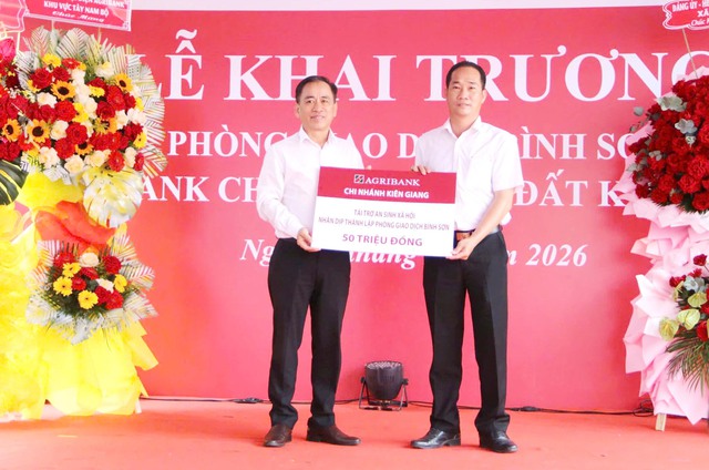 An Giang: Khai trương Phòng giao dịch Bình Sơn trực thuộc Agribank Chi nhánh Hòn Đất Kiên Giang- Ảnh 2.