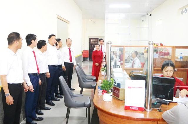 An Giang: Khai trương Phòng giao dịch Bình Sơn trực thuộc Agribank Chi nhánh Hòn Đất Kiên Giang- Ảnh 4.