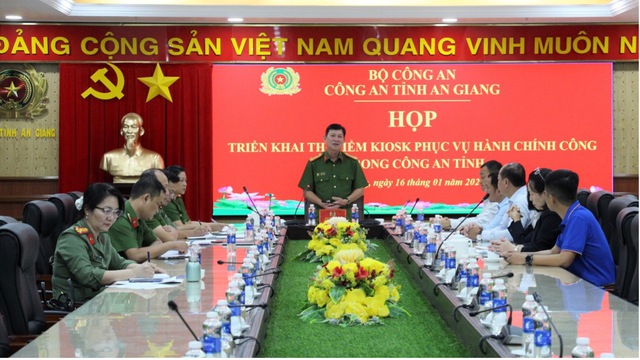 Công an tỉnh An Giang triển khai thí điểm Kiosk phục vụ hành chính công- Ảnh 1.