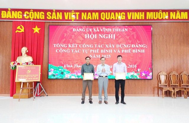An Giang: Xã Vĩnh Thuận tổng kết công tác Xây dựng Đảng và công tác tự phê bình, phê bình năm 2025- Ảnh 5.
