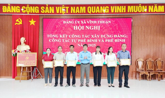 An Giang: Xã Vĩnh Thuận tổng kết công tác Xây dựng Đảng và công tác tự phê bình, phê bình năm 2025- Ảnh 6.