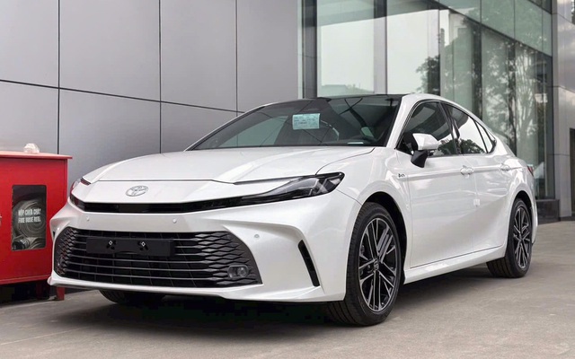 Thuế tiêu thụ đặc biệt giảm, xe hybrid đồng loạt giảm giá- Ảnh 1.