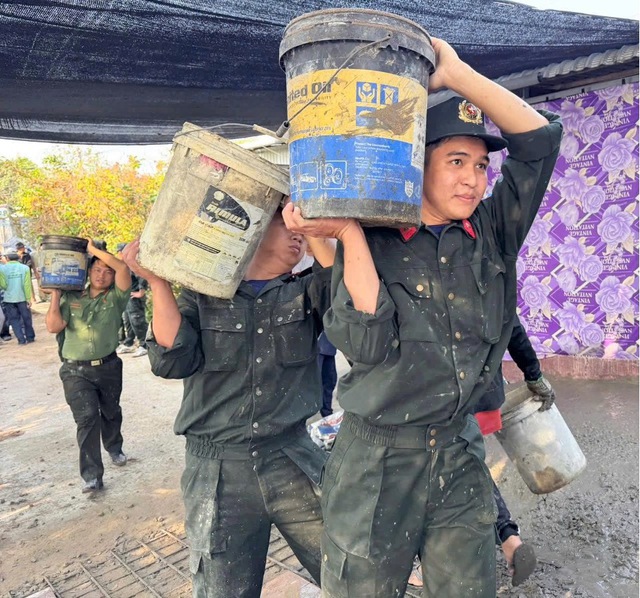 An Giang: Khi người chiến sĩ Công an góp sức nối những nhịp cầu cho dân- Ảnh 2.