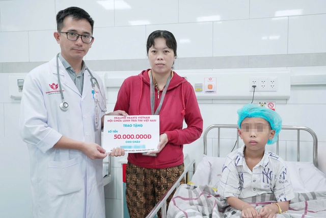 Cứu sống trẻ xuất huyết não do vỡ dị dạng mạch máu não- Ảnh 2.