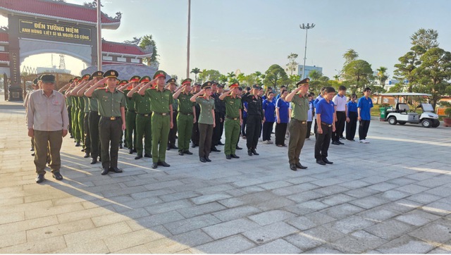 Tuổi trẻ Công an An Giang ra quân “Ngày Thanh niên cùng hành động” chào mừng thành công Đại hội XIV của Đảng- Ảnh 2.