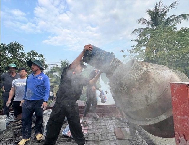 An Giang: Khi người chiến sĩ Công an góp sức nối những nhịp cầu cho dân- Ảnh 3.