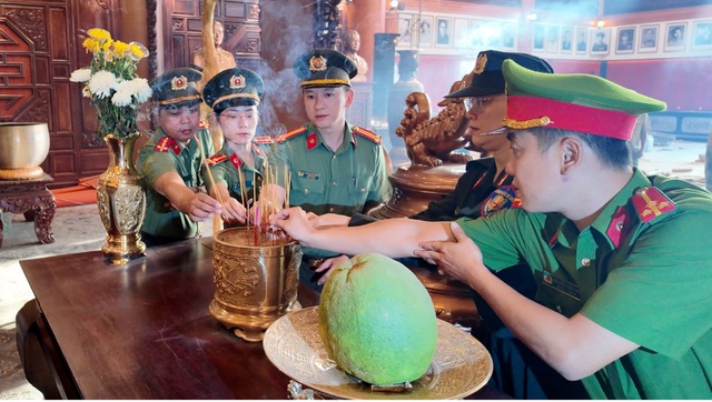 Tuổi trẻ Công an An Giang ra quân “Ngày Thanh niên cùng hành động” chào mừng thành công Đại hội XIV của Đảng- Ảnh 3.