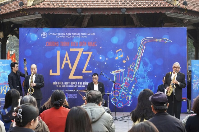 “Âm nhạc cuối tuần” - điểm hẹn văn hóa cộng đồng giữa lòng Thủ đô- Ảnh 1.