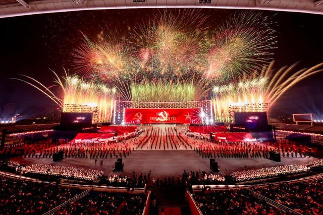 Từ Phú Quốc, Đà Nẵng, Sun Group mang cả bầu trời pháo hoa đỉnh cao ra Thủ đô- Ảnh 4.