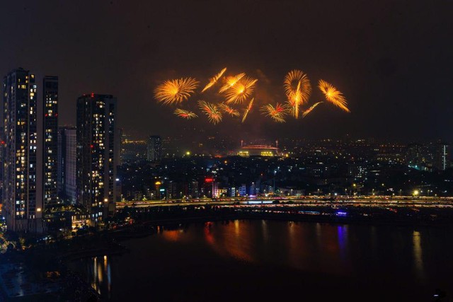 Từ Phú Quốc, Đà Nẵng, Sun Group mang cả bầu trời pháo hoa đỉnh cao ra Thủ đô- Ảnh 10.