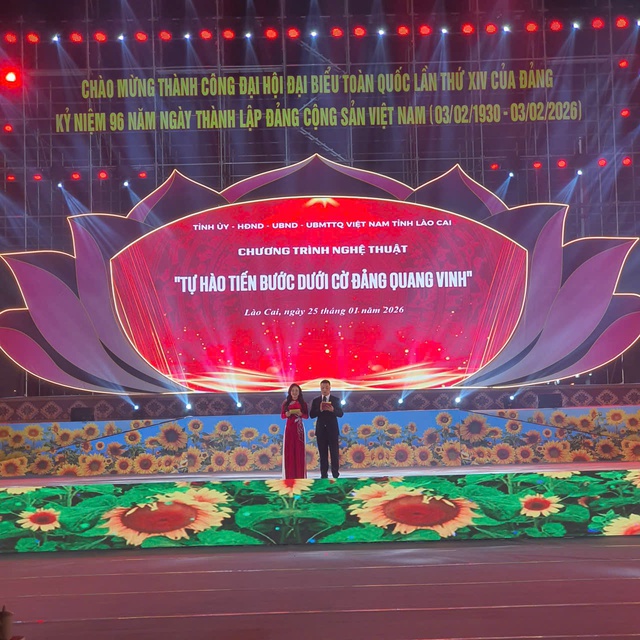 Lào Cai: Tổ chức chương trình nghệ thuật "Tự hào tiến bước dưới cờ Đảng quang vinh"- Ảnh 1.