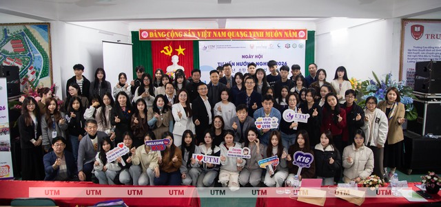 Tư vấn hướng nghiệp - Hành trình phục vụ cộng đồng, mở lối tương lai cho học sinh Nghệ An- Ảnh 1.