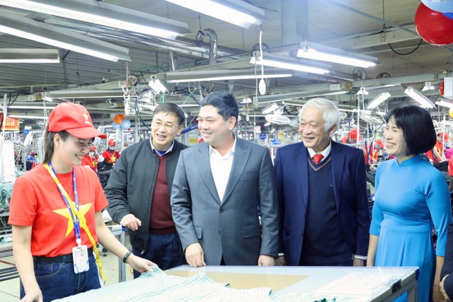 Công đoàn Công ty CP May Hà Phong: Điểm tựa vững chắc cho người lao động- Ảnh 4.