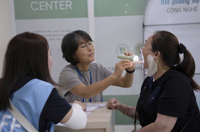 Bệnh viện Đại học Wonkwang (Hàn Quốc): Khám, cấp phát thuốc và điều trị miễn phí cho gần 3.000 người dân- Ảnh 6.
