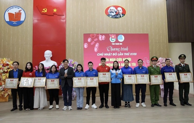 Thanh Hóa: Gần 1.000 tình nguyện viên tham gia Ngày hội hiến máu “Chủ nhật đỏ” lần thứ XVIII- Ảnh 2.