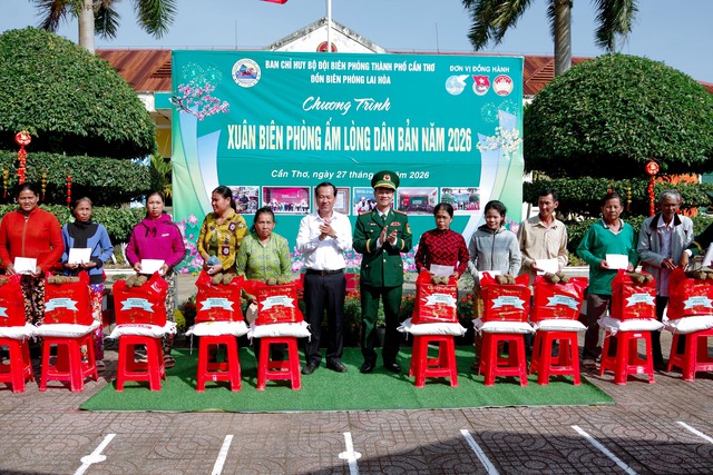 Chăm lo Tết cho các hộ dân có hoàn cảnh khó khăn trên địa bàn xã Lai Hòa- Ảnh 2. Chăm lo Tết cho các hộ dân có hoàn cảnh khó khăn trên địa bàn xã Lai Hòa- Ảnh 2.