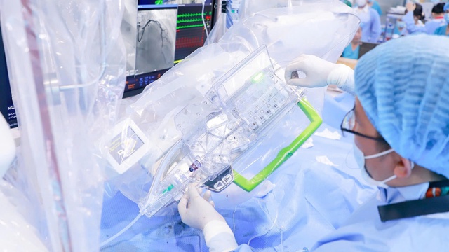 Bệnh viện Đa khoa Quốc tế S.I.S Cần Thơ ứng dụng “mắt thần” can thiệp DSA Artis Icono trong điều trị bệnh mạch máu- Ảnh 5.