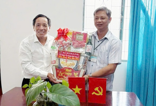 Agribank chi nhánh Vĩnh Thuận Kiên Giang II thăm, chúc Tết các cơ quan, đơn vị- Ảnh 7.