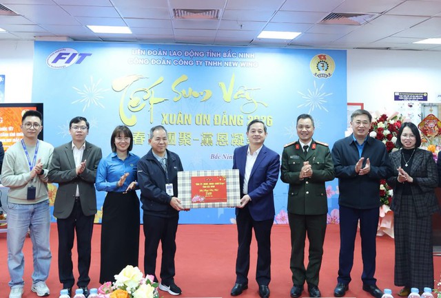 Bắc Ninh trao 360 suất quà cho đoàn viên, người lao động khó khăn- Ảnh 2. Bắc Ninh trao 360 suất quà cho đoàn viên, người lao động khó khăn- Ảnh 2.
