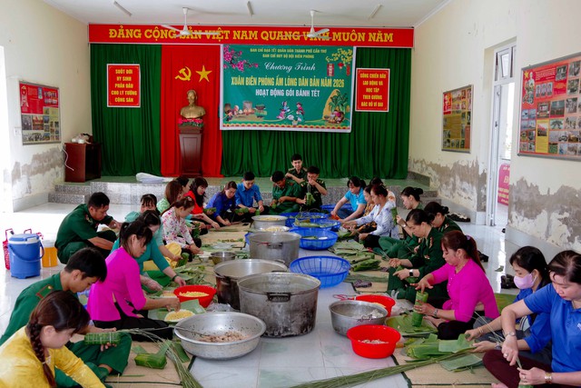 Mang mùa xuân ấm áp đến với bà con nhân dân xã đảo Cù Lao Dung- Ảnh 10. Mang mùa xuân ấm áp đến với bà con nhân dân xã đảo Cù Lao Dung- Ảnh 10.