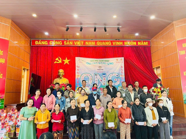 Quảng Ngãi: Lan tỏa nghĩa tình doanh nghiệp xa quê chăm lo Tết cho bà con quê nhà- Ảnh 5. Quảng Ngãi: Lan tỏa nghĩa tình doanh nghiệp xa quê chăm lo Tết cho bà con quê nhà- Ảnh 5.