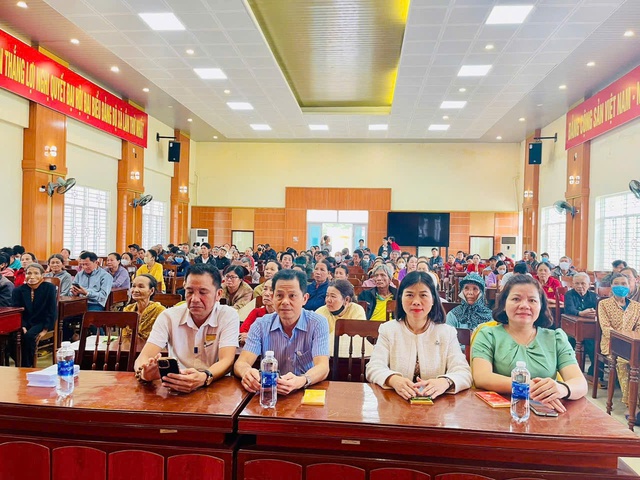 Quảng Ngãi: Lan tỏa nghĩa tình doanh nghiệp xa quê chăm lo Tết cho bà con quê nhà- Ảnh 6. Quảng Ngãi: Lan tỏa nghĩa tình doanh nghiệp xa quê chăm lo Tết cho bà con quê nhà- Ảnh 6.