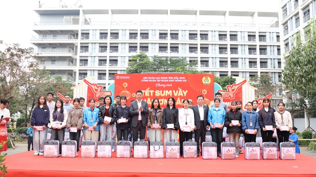 Phó Bí thư Tỉnh ủy Bắc Ninh thăm, chúc Tết đoàn viên, người lao động Tập đoàn Khoa học Kỹ thuật Hồng Hải- Ảnh 3.