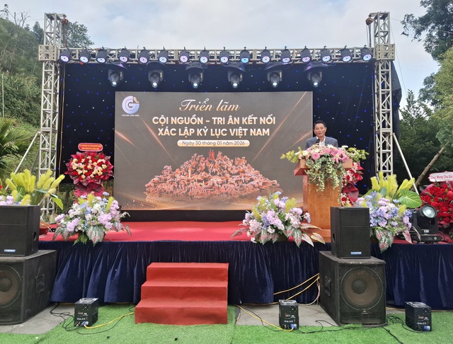 Non bộ "Cội nguồn" và khát vọng đánh thức linh hồn của gỗ- Ảnh 3. Non bộ "Cội nguồn" và khát vọng đánh thức linh hồn của gỗ- Ảnh 3.