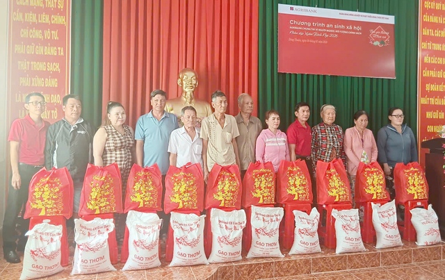 Agribank: Trao yêu thương - Tết trọn vẹn- Ảnh 5. Agribank: Trao yêu thương - Tết trọn vẹn- Ảnh 5.