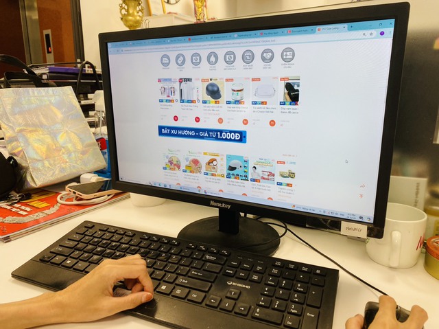 Shopee và TikTok Shop dẫn đầu về quy mô doanh thu bán hàng tại Việt Nam- Ảnh 1.