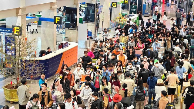 TP HCM: Đón hơn 1,2 triệu du khách dịp Tết Dương lịch- Ảnh 1.