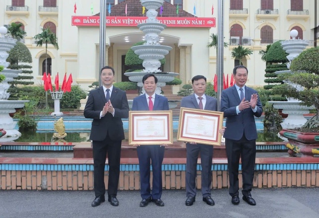 Lễ chào cờ đầu năm 2026: Tỉnh ủy Thanh Hóa khơi dậy trách nhiệm, kỷ cương và khí thế hành động- Ảnh 2. Lễ chào cờ đầu năm 2026: Tỉnh ủy Thanh Hóa khơi dậy trách nhiệm, kỷ cương và khí thế hành động- Ảnh 2.