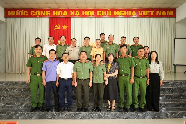 Công an phường Vị Thanh: Phòng ngừa tốt để đảm bảo an ninh- Ảnh 6. Công an phường Vị Thanh: Phòng ngừa tốt để đảm bảo an ninh- Ảnh 6.