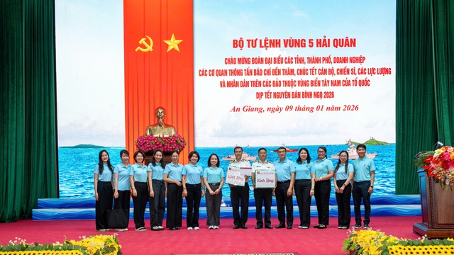 Họp mặt đoàn công tác đi thăm, chúc Tết các đảo Tây Nam nhân dịp Tết Nguyên đán Bính Ngọ 2026- Ảnh 7. Họp mặt đoàn công tác đi thăm, chúc Tết các đảo Tây Nam nhân dịp Tết Nguyên đán Bính Ngọ 2026- Ảnh 7.