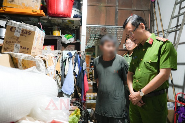 Công an TP Cần Thơ: Bóc gỡ đường dây sản xuất, buôn bán nước hoa giả- Ảnh 3. Công an TP Cần Thơ: Bóc gỡ đường dây sản xuất, buôn bán nước hoa giả- Ảnh 3.