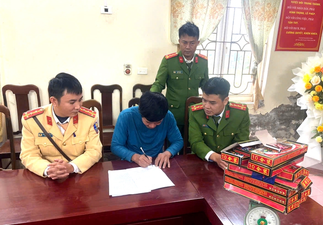 Công an Thanh Hoá: Ra quân bảo đảm an ninh, trật tự dịp Tết Nguyên đán 2026- Ảnh 3. Công an Thanh Hoá: Ra quân bảo đảm an ninh, trật tự dịp Tết Nguyên đán 2026- Ảnh 3.