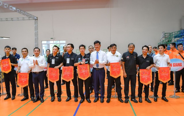 Khai mạc Giải Vô địch các Câu lạc bộ Billiards và Snooker quốc gia và Giải vô địch Carom trẻ quốc gia tại TP Cần Thơ - Ảnh 8.
