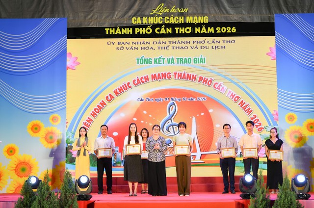Bế mạc Liên hoan Ca khúc cách mạng TP Cần Thơ năm 2026- Ảnh 8.