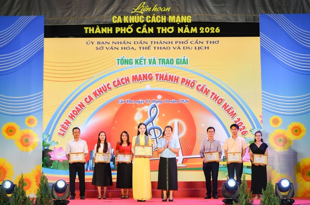 Bế mạc Liên hoan Ca khúc cách mạng TP Cần Thơ năm 2026- Ảnh 9.