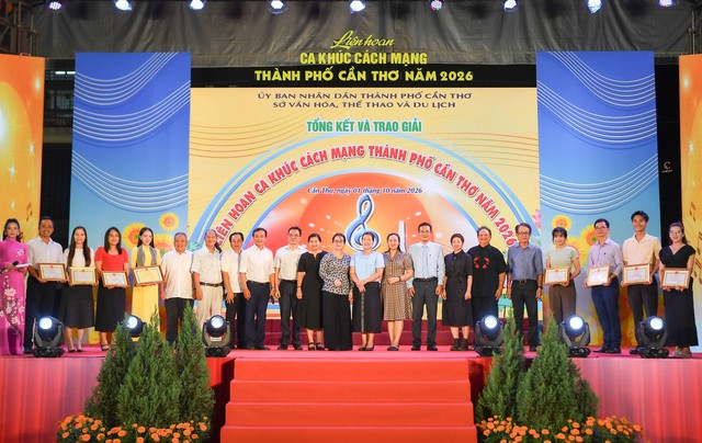 Bế mạc Liên hoan Ca khúc cách mạng TP Cần Thơ năm 2026- Ảnh 12.