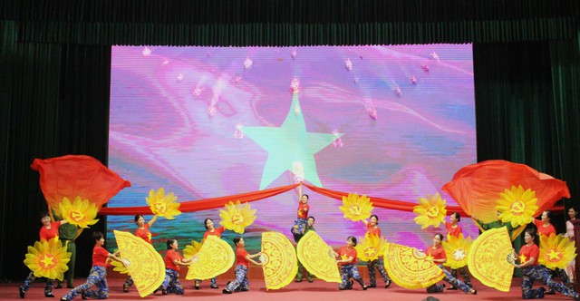 Phụ nữ lực lượng vũ trang đoàn kết, năng động, nghĩa tình- Ảnh 3.