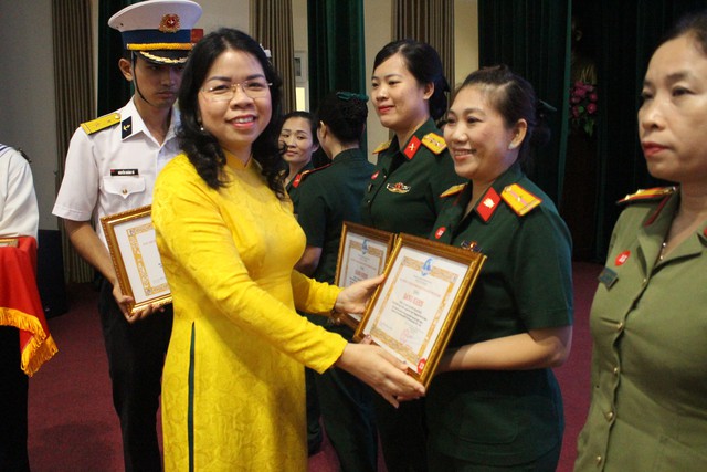 Phụ nữ lực lượng vũ trang đoàn kết, năng động, nghĩa tình- Ảnh 6.