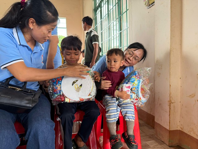 Chương trình Bình Thạnh - Bờ Y: Nối nhịp yêu thương, nâng bước em đến trường- Ảnh 6.