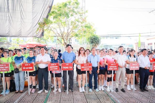 Hơn 300 VĐV tham dự Giải bóng chuyền hơi nữ Agribank Lai Vung mở rộng lần II năm 2026- Ảnh 4.
